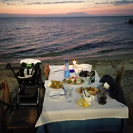 Semesterbostad By The Sea With Great View